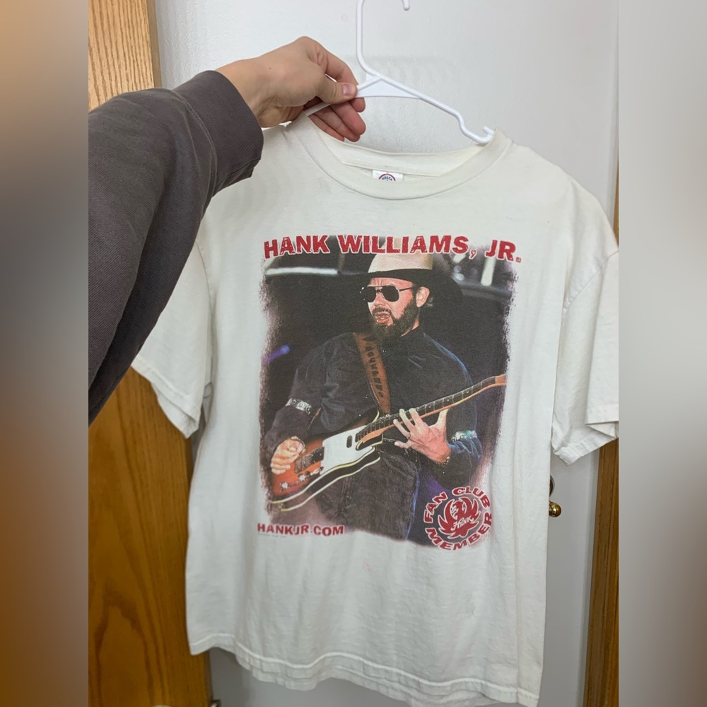Hank Williams Jr. Tee (Size L but fits like a Medium). Product washed.